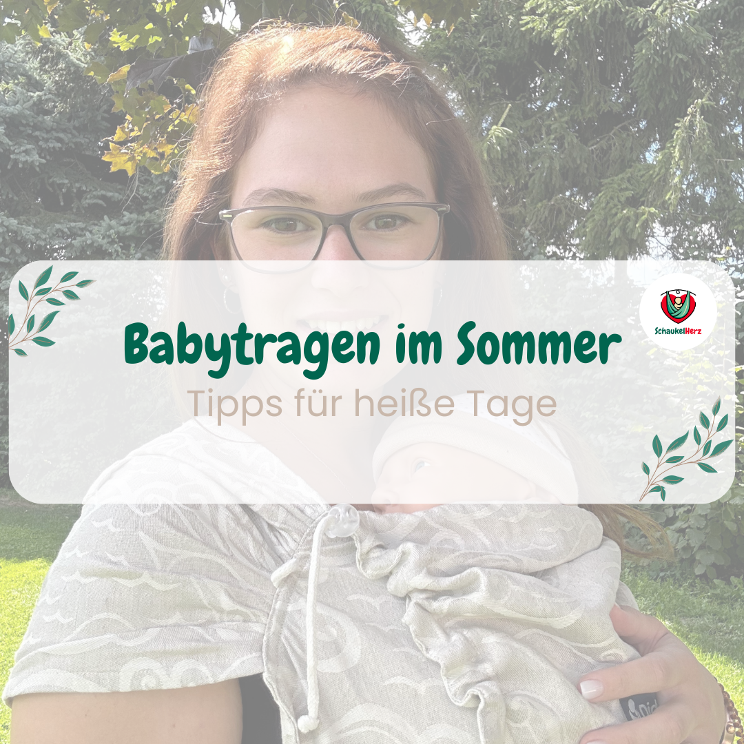 Frau trägt ein Baby im gewebten Tragetuch im Sommer, mit Titelaufschrift „Sommer Babytragen – So bleibt dein Baby cool bei Hitze